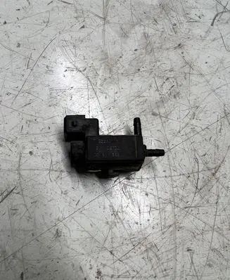 Volvo XC70 Turbo solenoid valve 30611668 05T320 72224010