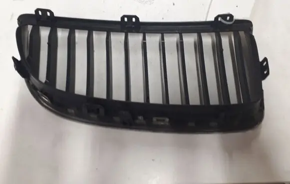 BMW 3 E90 E91 Front bumper upper radiator grill 7120007 22405910