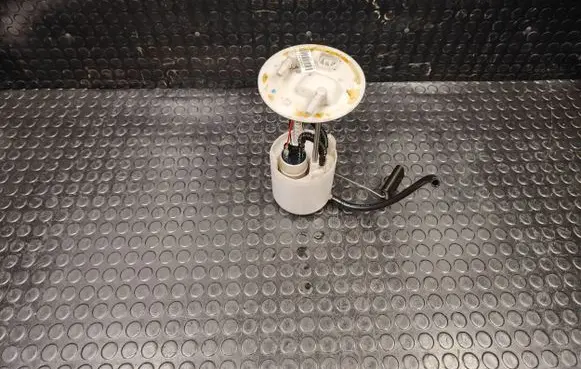 Peugeot 4008 In-tank fuel pump 1760A347