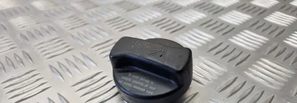 Audi A4 S4 B5 8D Oil filler cap 026103485