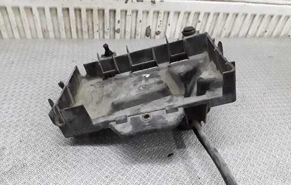 Battery tray
