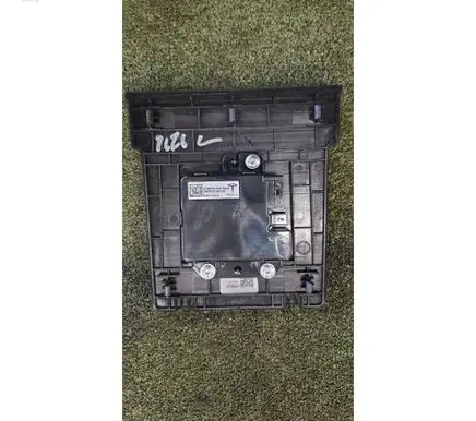 Tesla Model Y USB control unit 165678730A