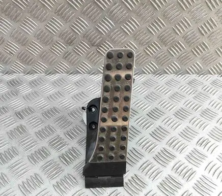 Mercedes-Benz E W213 Accelerator throttle pedal A2053000104