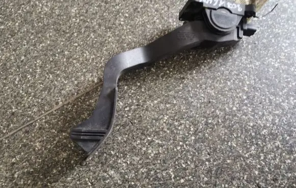 Peugeot 307 Accelerator throttle pedal 0280752235