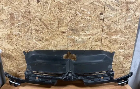 Citroen C4 I Front bumper upper radiator grill 9652932777