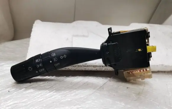 Subaru Legacy Indicator stalk 17A0895