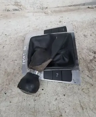 Volkswagen PASSAT B6 Gear shifter/selector 3C0864263