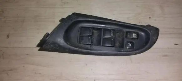 Nissan Almera N16 Electric window control switch