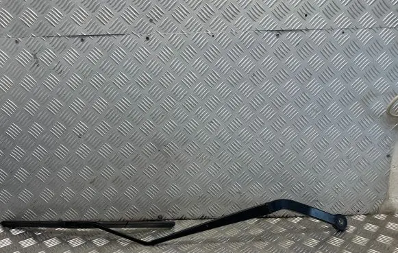 BMW X5 F15 Front wiper blade arm 7304071