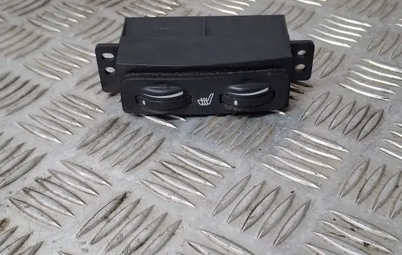 Toyota Avensis T250 Seat heating switch 453417