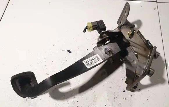 Hyundai Santa Fe Brake pedal 