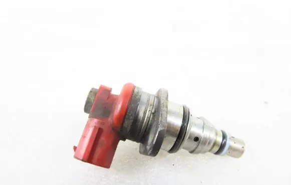 Toyota Corolla E110 Fuel pressure regulator 