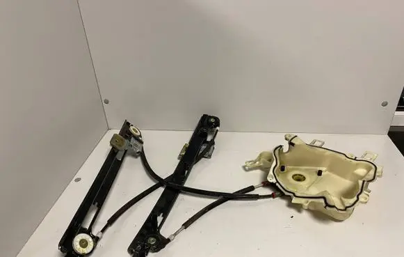 Seat Toledo III (5P) Front door electric window regulator 5P0837402A