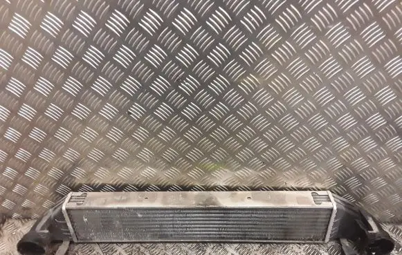 Mercedes-Benz C W203 Intercooler radiator 2035000000 A2035000000