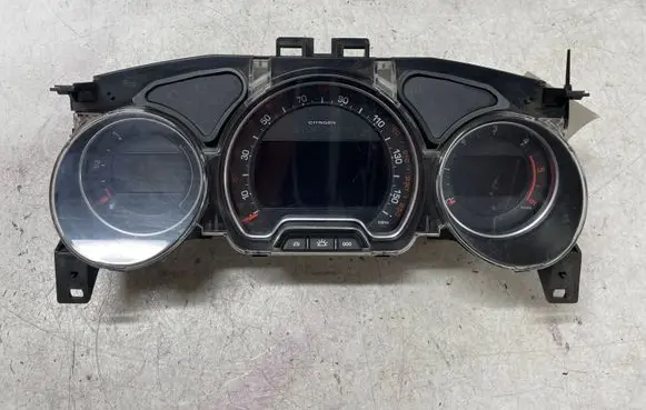Speedometer (instrument cluster)