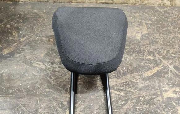 Opel Mokka B Rear seat headrest 