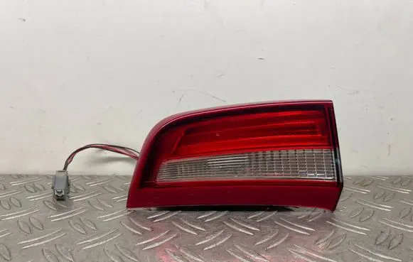 Tailgate rear/tail lights