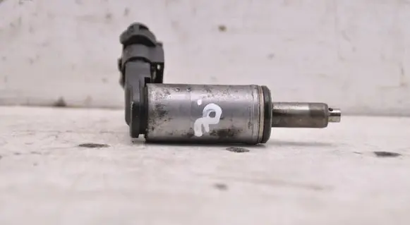 Audi Q5 SQ5 8R Camshaft vanos timing valve 06H103697A