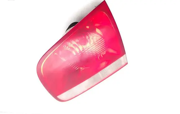 Tailgate rear/tail lights