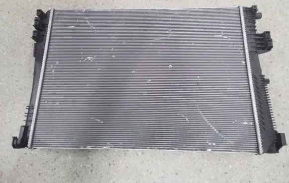 Chrysler Pacifica Coolant radiator 68306585AB 68217315AF 5020920
