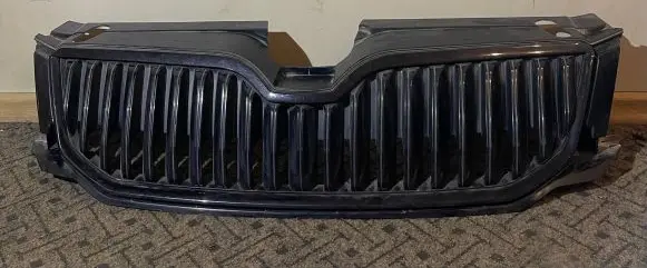 Skoda Octavia Mk3 (5E) Front bumper upper radiator grill 5E0853653