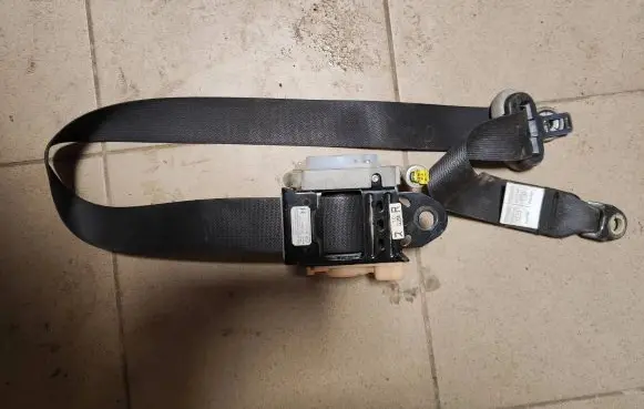 Mazda 6 Front seatbelt
