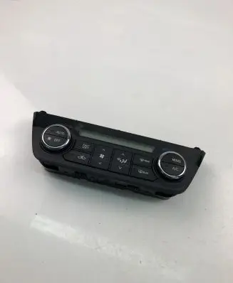 Toyota RAV 4 (XA40) Interior fan control switch 75F546