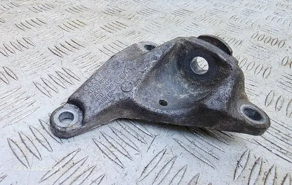 Audi A8 S8 D3 4E Gearbox mounting bracket 4E0399113AA