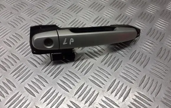 Toyota Avensis T250 Front door interior handle