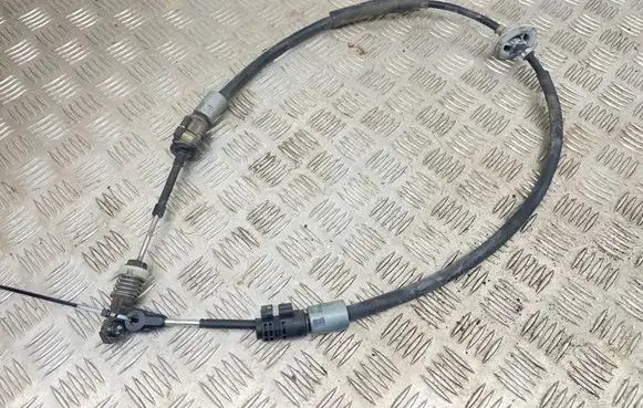 Opel Ampera Gear shift cable linkage 25985402