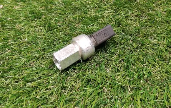 Air conditioning (A/C) pressure sensor