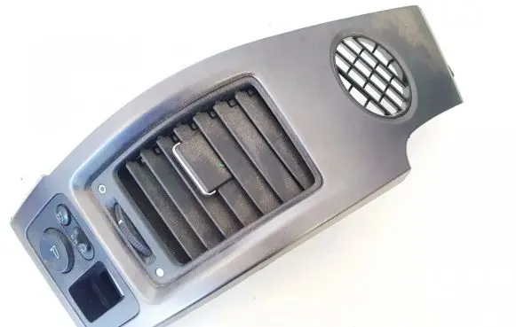 Honda CR-V Dash center air vent grill 9763m0010
