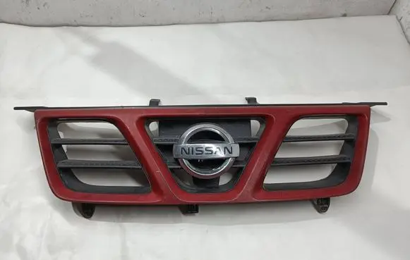 Nissan X-Trail T30 Front bumper upper radiator grill 623108H700 K74114