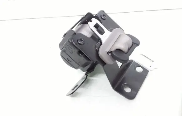 KIA Sorento Middle seatbelt (rear) 0432005