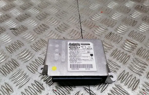 Renault Megane II Airbag control unit/module 8200411004A