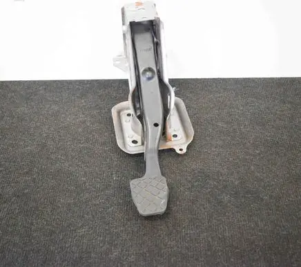 Volkswagen PASSAT B7 Brake pedal 
