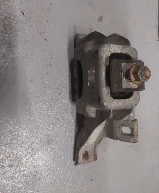Mini One - Cooper Coupe R56 Engine mount bracket 6772038