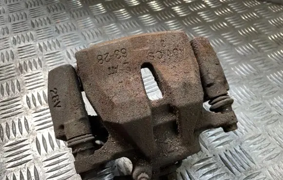 Toyota RAV 4 (XA30) Front brake caliper