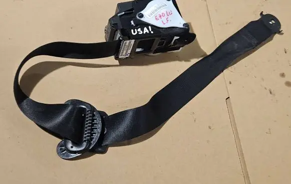 BMW X5 E70 Front seatbelt 305869899001 0716F601AS Z7B18522B