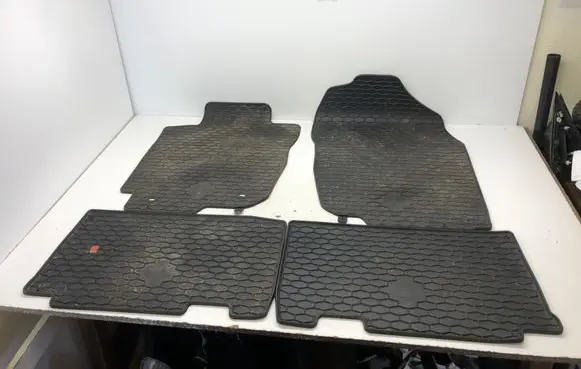 Toyota RAV 4 (XA40) Car floor mat set 