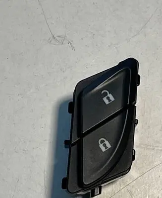 Opel Insignia B Central locking switch button 84084517 0037