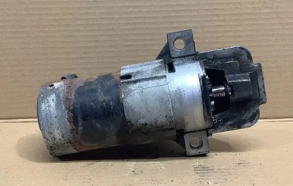 Mazda CX-7 Starter motor M000T8768