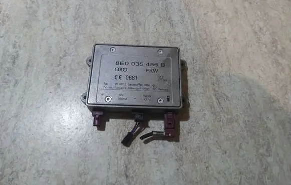 Audi A6 S6 C6 4F Aerial antenna amplifier 8E0035456B 09103112