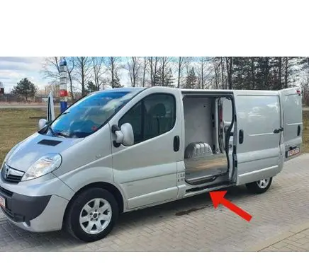 Opel Vivaro Sliding door bottom rail 