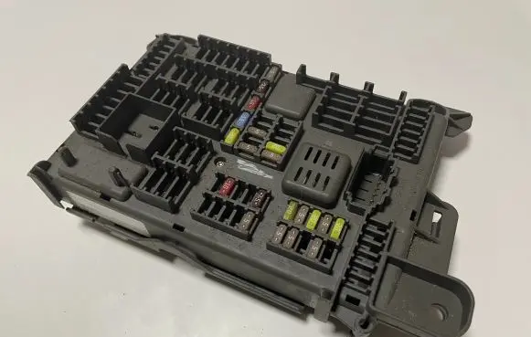 BMW X5 E70 Fuse module 6931687