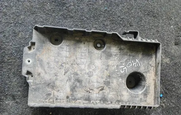 Volvo V40 Battery tray 31301934