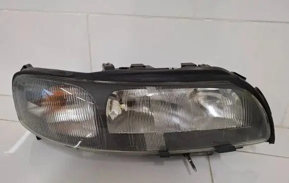 Volvo V70 Headlight/headlamp 8620687 89004806