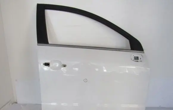 Opel Antara Front door