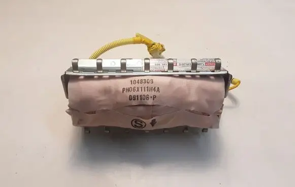 Mitsubishi Pajero Passenger airbag 1048309
