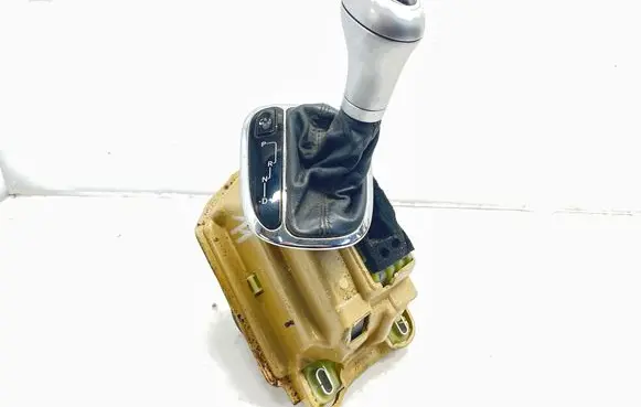 Mercedes-Benz C W203 Gear shifter/selector A2032678524